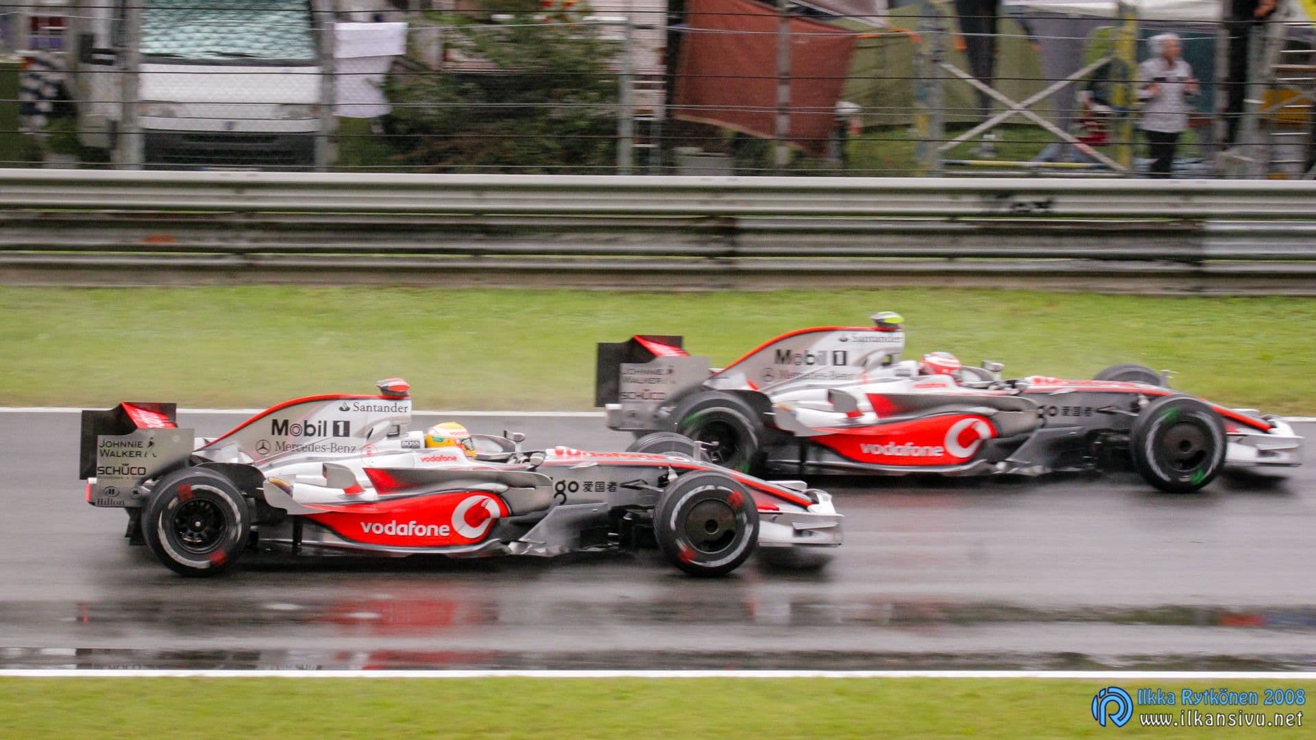 Lewis Hamilton ja Heikki Kovalainen, McLaren MP4-23