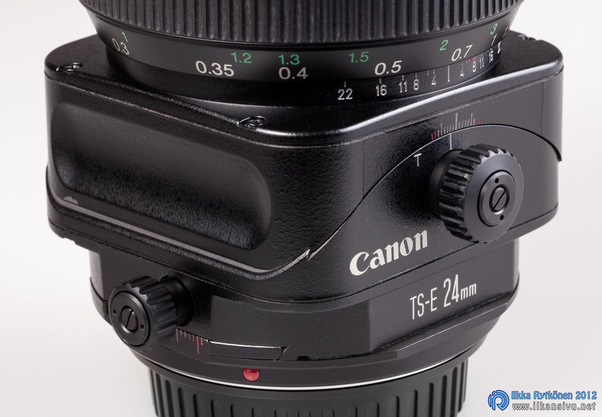 Lähikuva Canon TS-E 24 mm -objektiivin säätimistä
