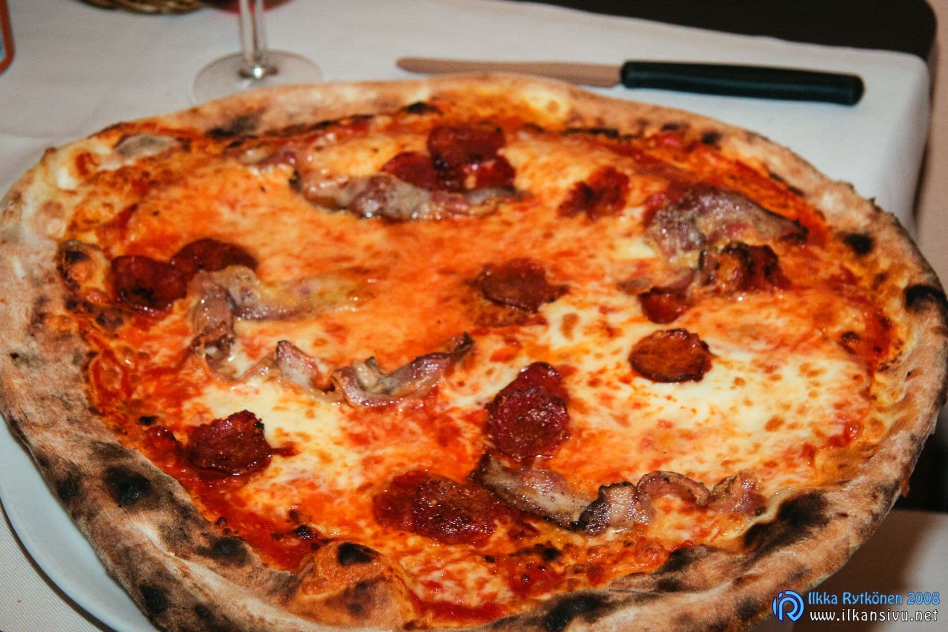 Pizzaa pizzeria Luna Rossassa