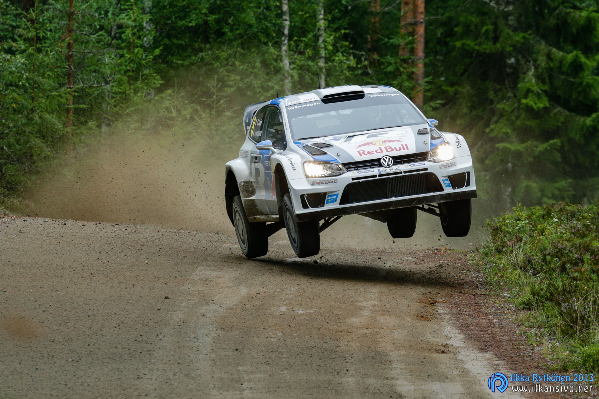 1/400 s, f/8, ISO 2000, 400 mm, EF100-400mm f/4.5-5.6L IS USM, Neste Oil Rally Finland 2013, Sebastien Ogier